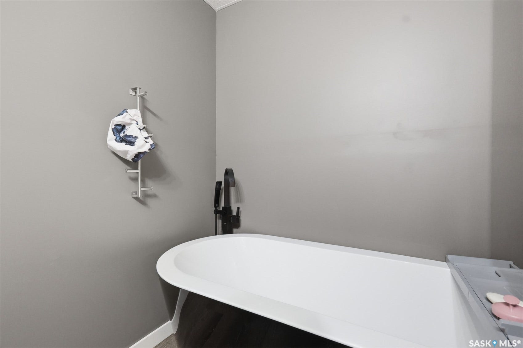 518 Klassen Crescent, Saskatoon SK S7R 0G2
