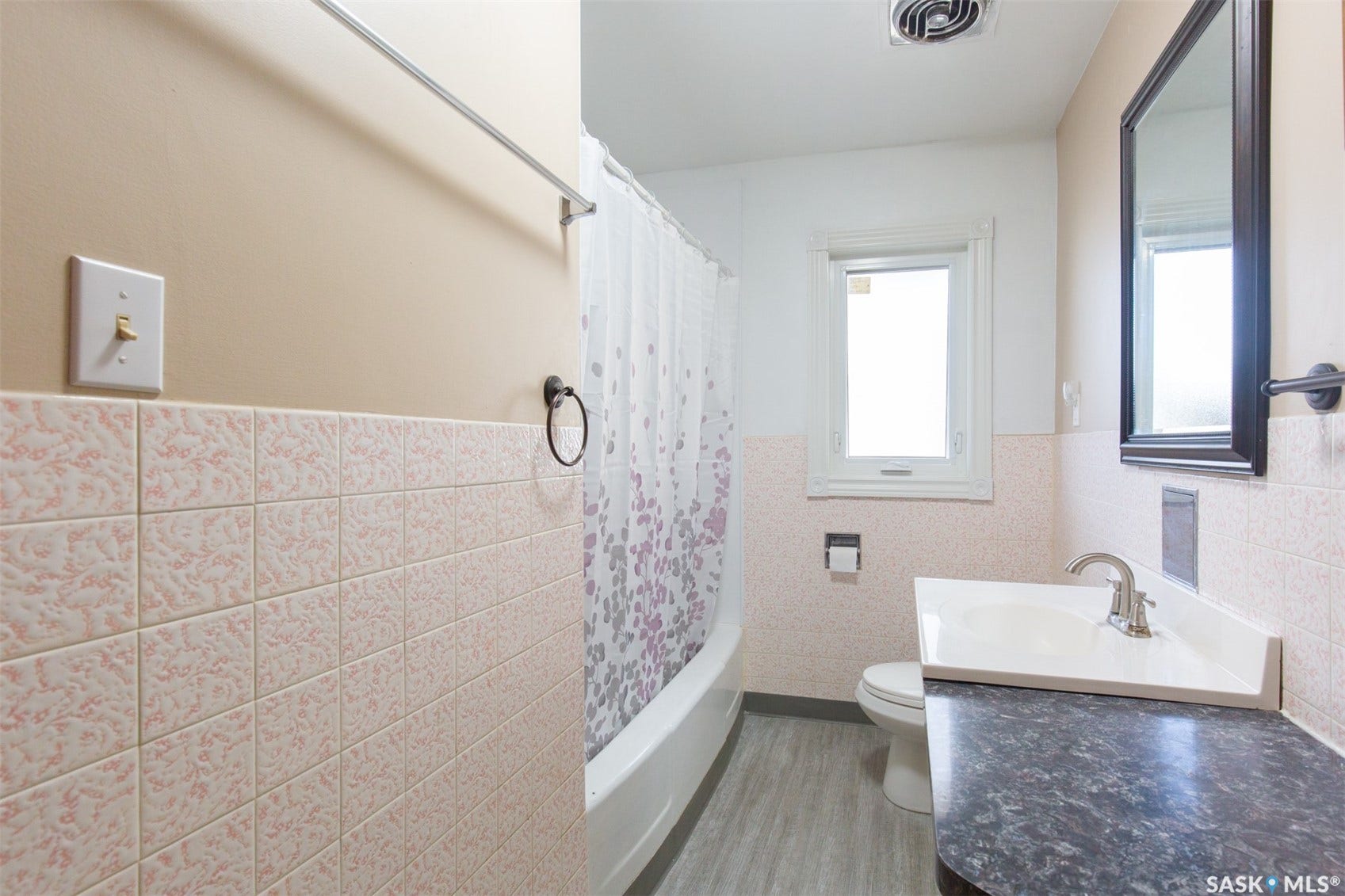 1204 3rd Avenue NW, Moose Jaw SK S6H 3V3