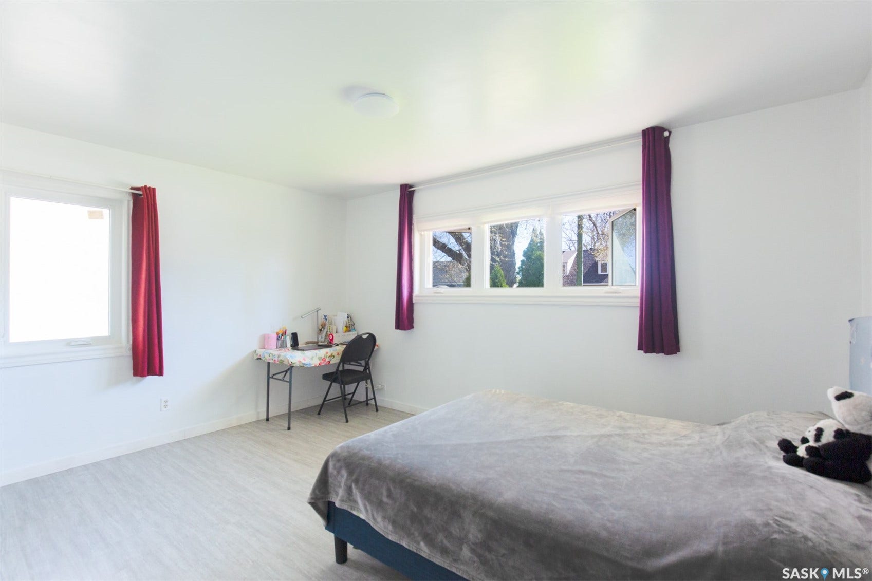 1204 3rd Avenue NW, Moose Jaw SK S6H 3V3