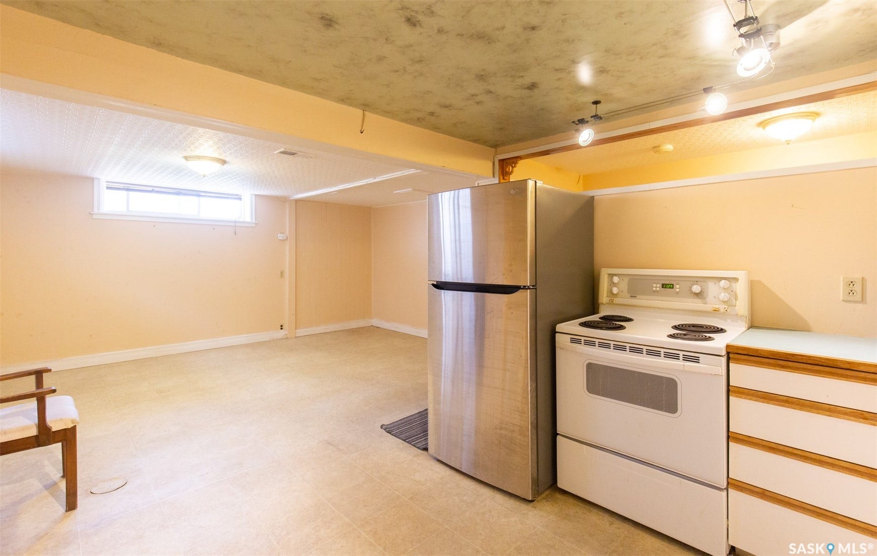 1204 3rd Avenue NW, Moose Jaw SK S6H 3V3