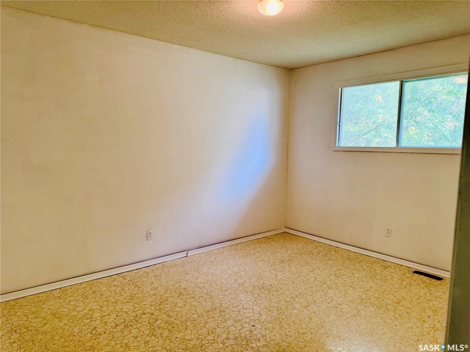 917 Galt Street, Whitewood SK S0G 5C0
