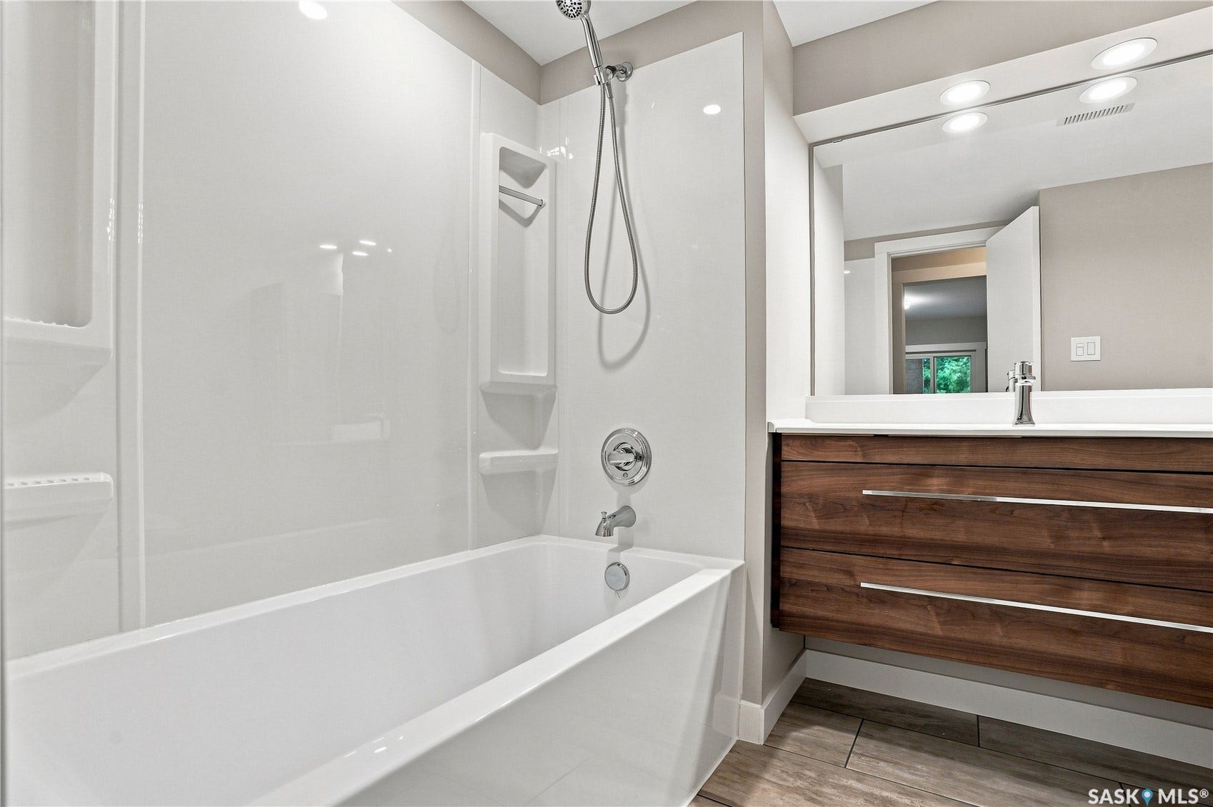 410 Main Street, #105, Saskatoon SK S7N 0B8