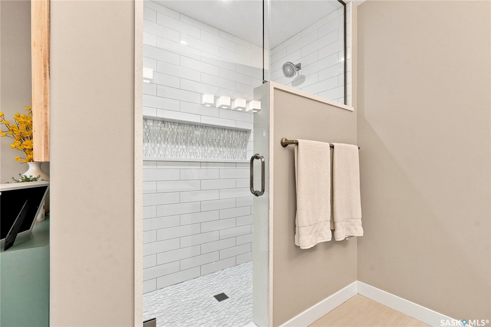 4302 Sage Crescent E, Regina SK S4V 3L6 4302 Sage Crescent E, Regina SK S4V 3L6