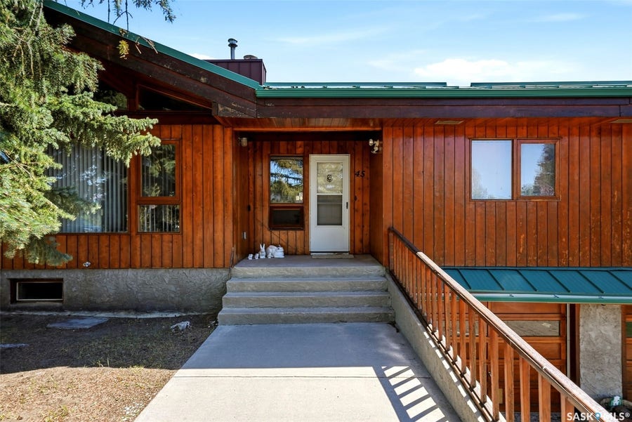 Property photo for 45 Miller Crescent E, Lumsden SK