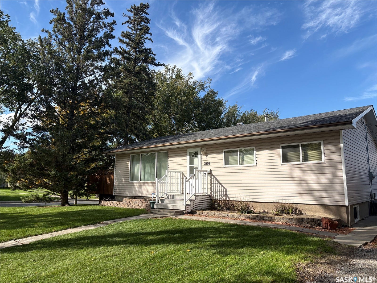 3116 3rd Avenue N, Regina SK S4R 0W6