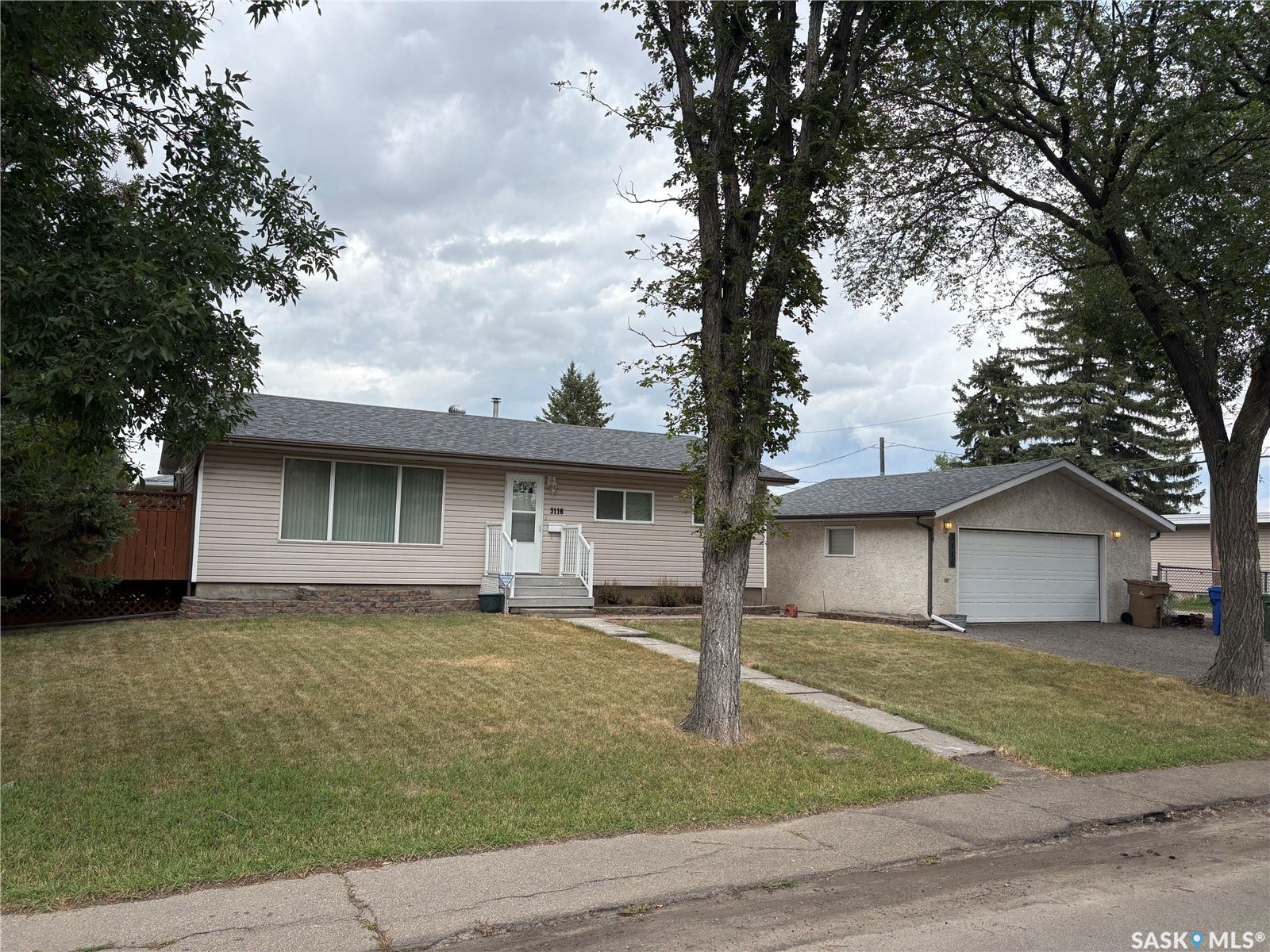 3116 3rd Avenue N, Regina SK S4R 0W6