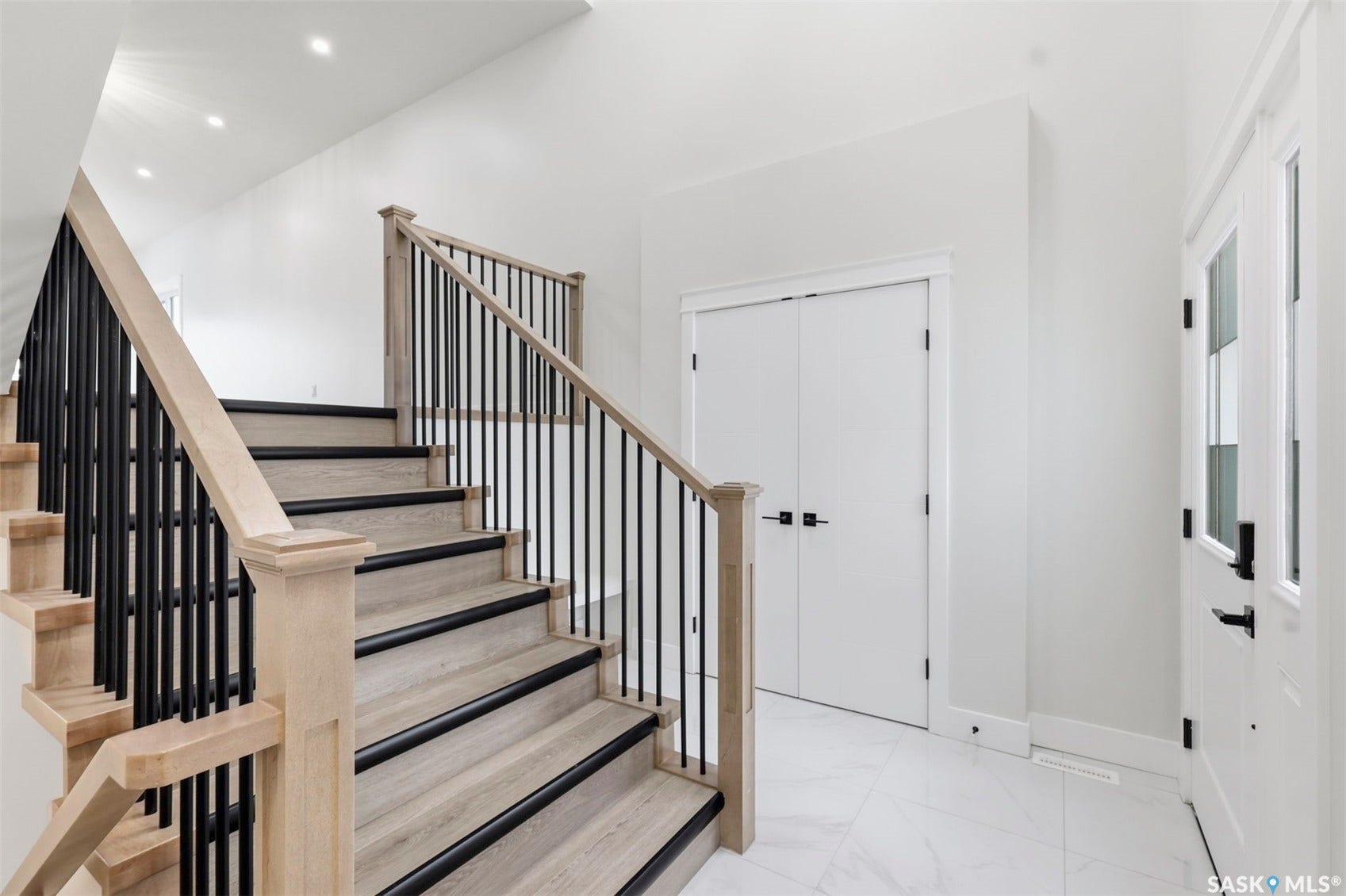 1215 Nightingale Terrace, Saskatoon SK S7L 7R6