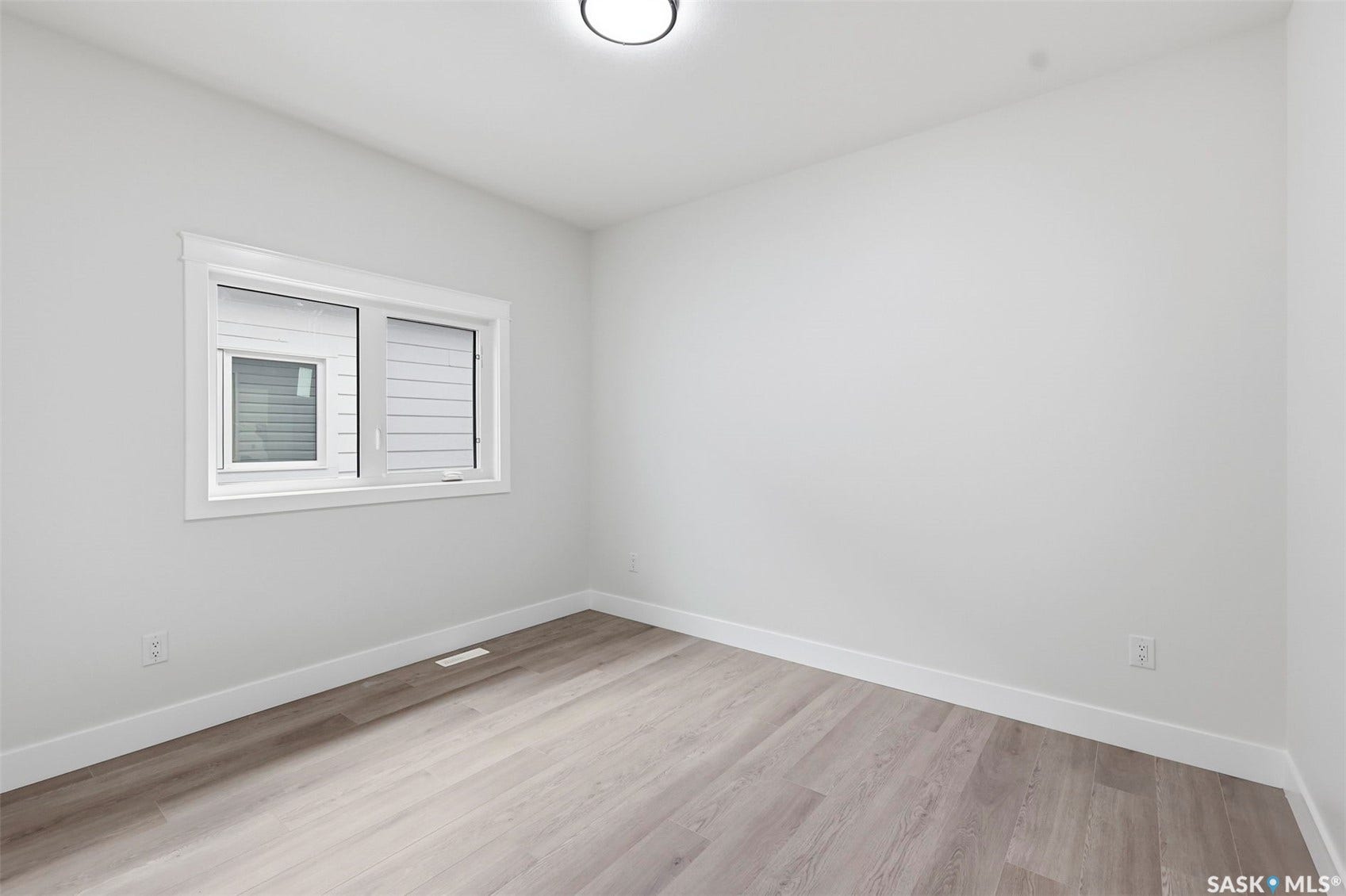 1215 Nightingale Terrace, Saskatoon SK S7L 7R6