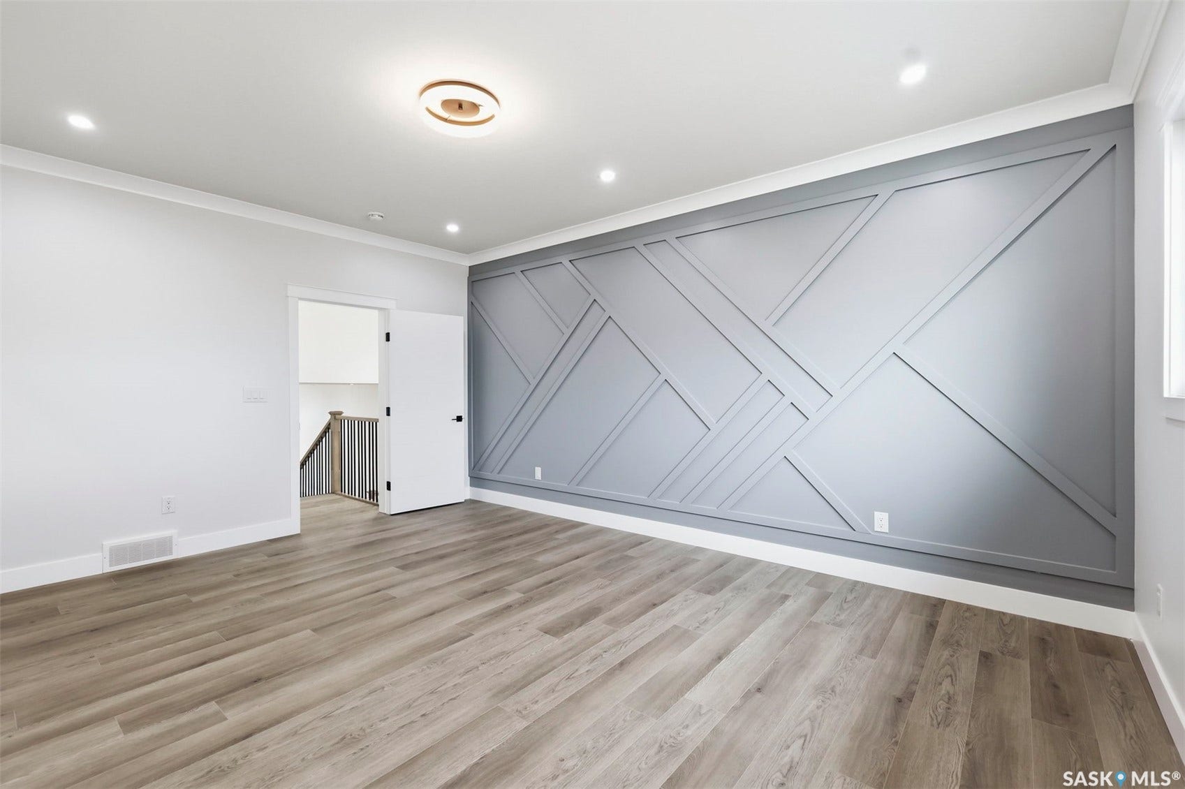 1215 Nightingale Terrace, Saskatoon SK S7L 7R6