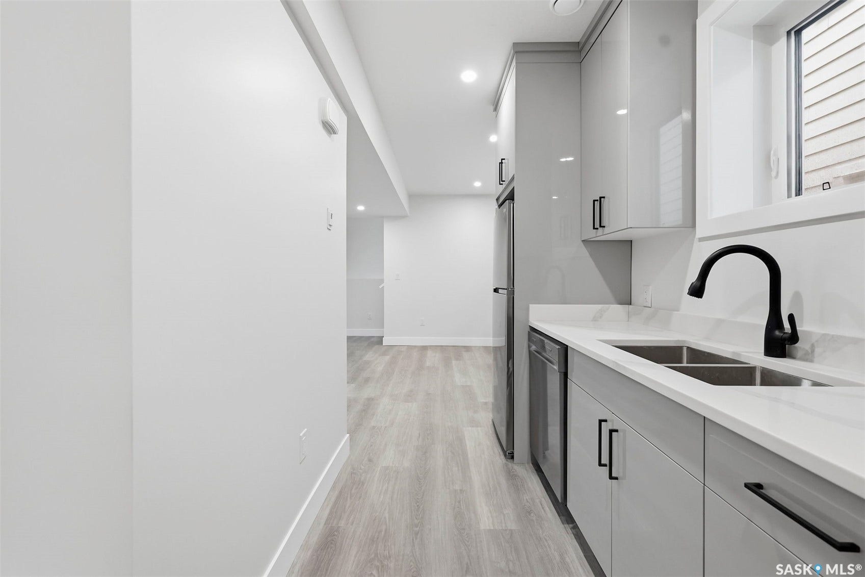 1215 Nightingale Terrace, Saskatoon SK S7L 7R6