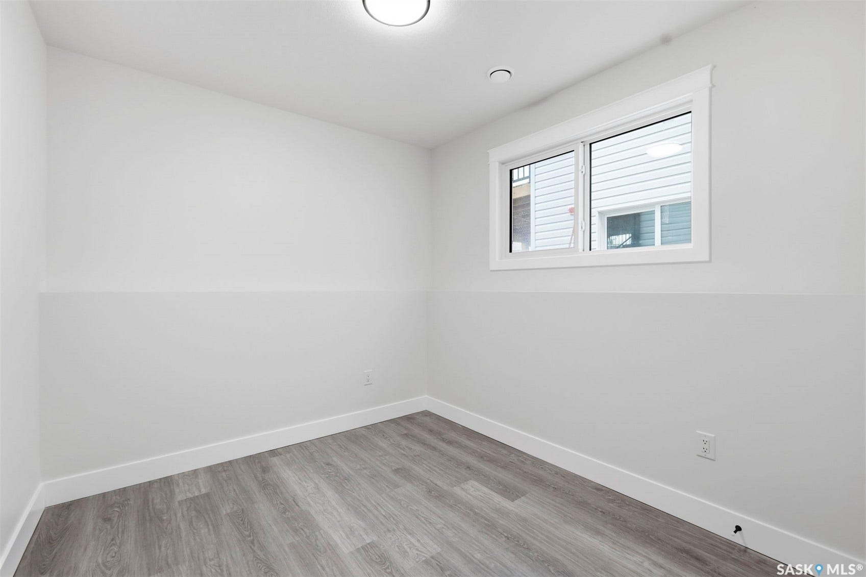 1215 Nightingale Terrace, Saskatoon SK S7L 7R6