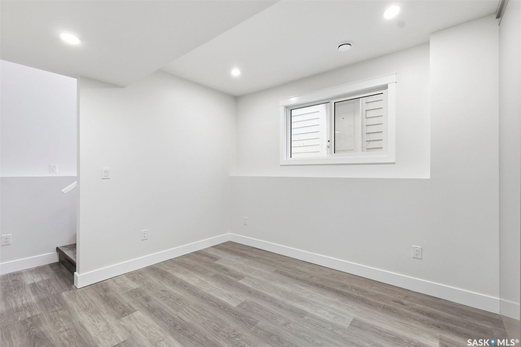 1215 Nightingale Terrace, Saskatoon SK S7L 7R6