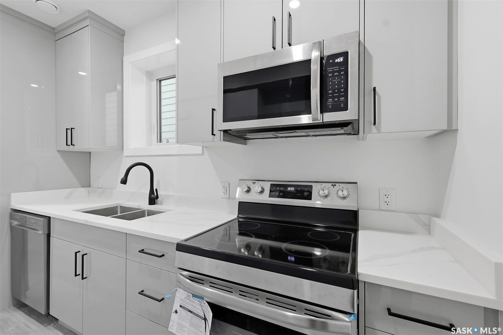 1215 Nightingale Terrace, Saskatoon SK S7L 7R6