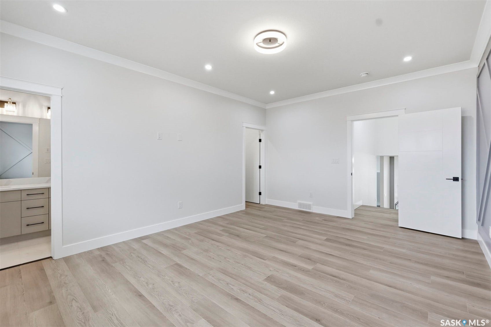 1215 Nightingale Terrace, Saskatoon SK S7L 7R6