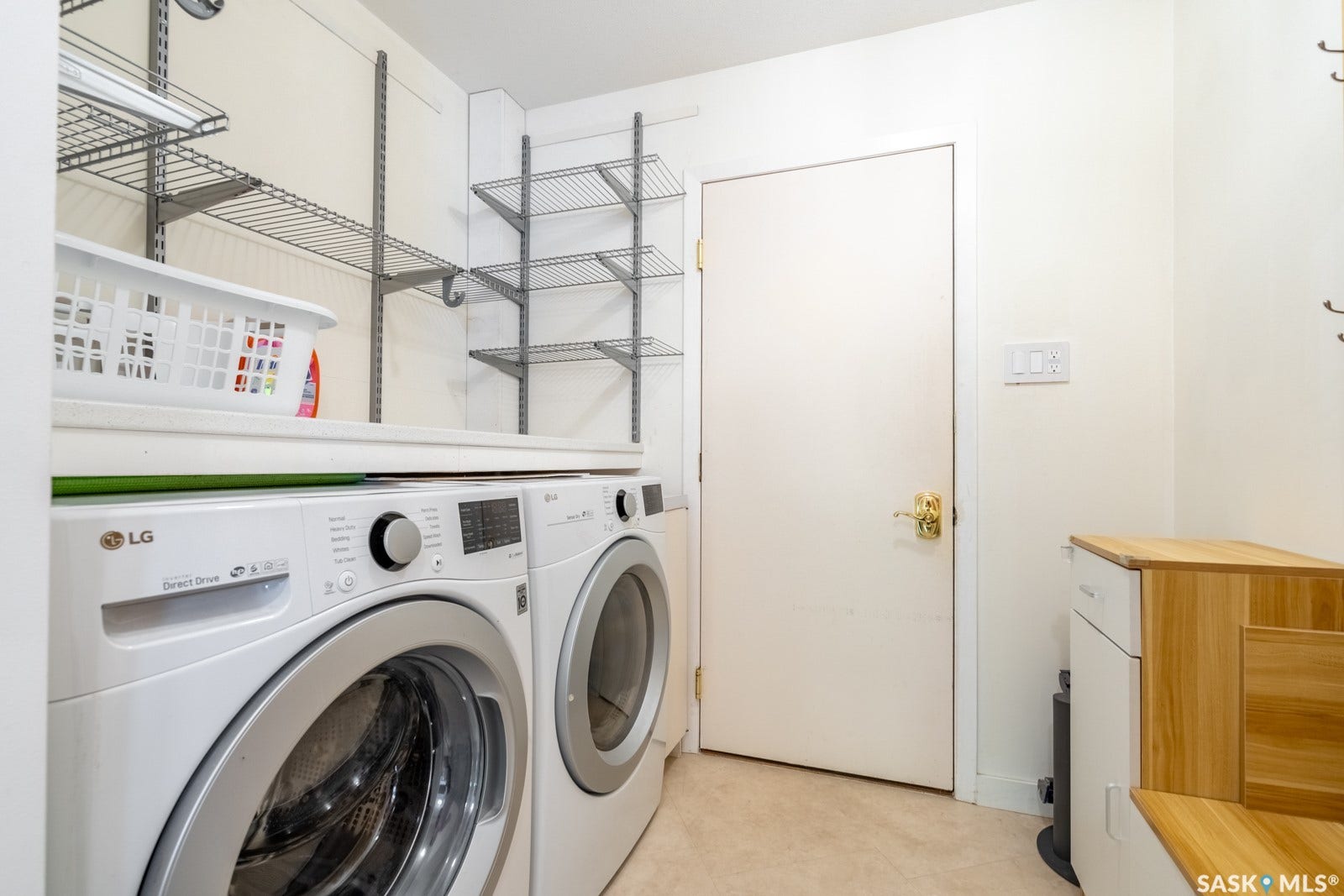 127 Rogers Road, Regina SK S4S 6T7 127 Rogers Road, Regina SK S4S 6T7