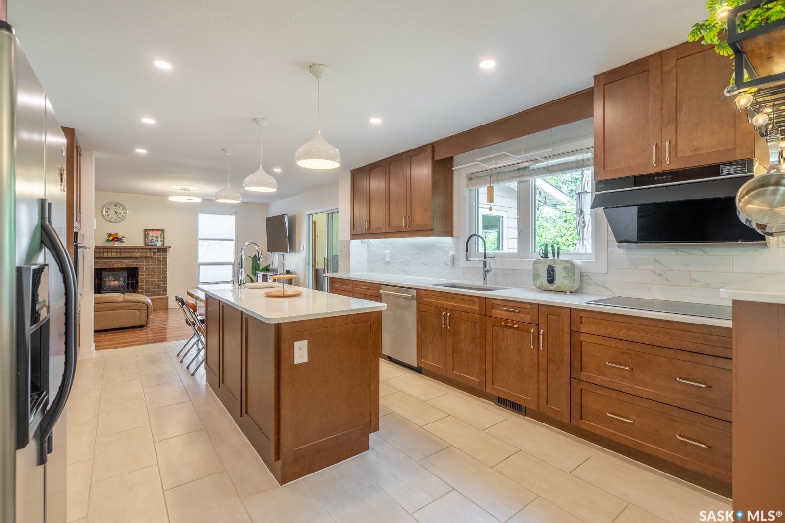 127 Rogers Road, Regina SK S4S 6T7 127 Rogers Road, Regina SK S4S 6T7