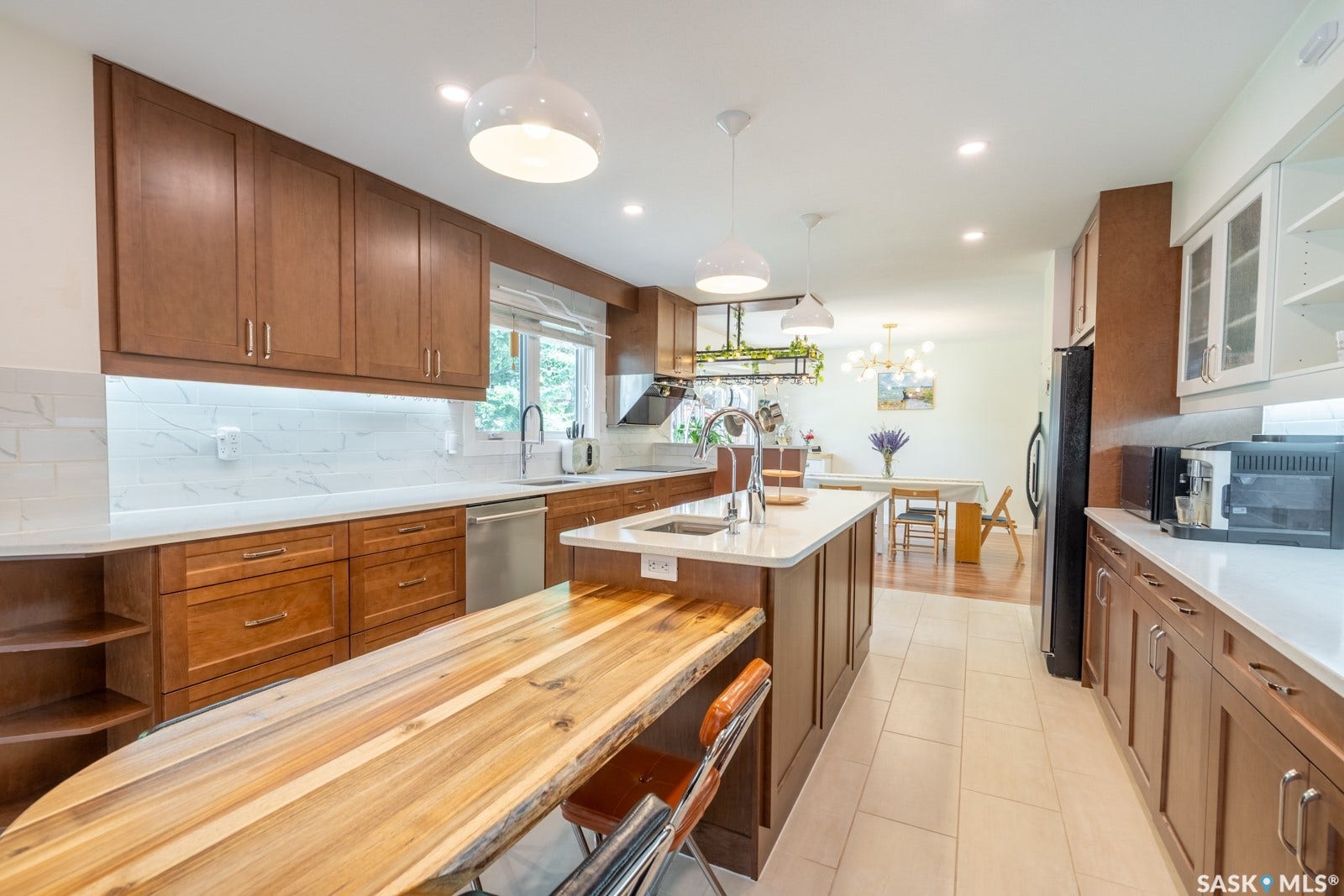 127 Rogers Road, Regina SK S4S 6T7 127 Rogers Road, Regina SK S4S 6T7