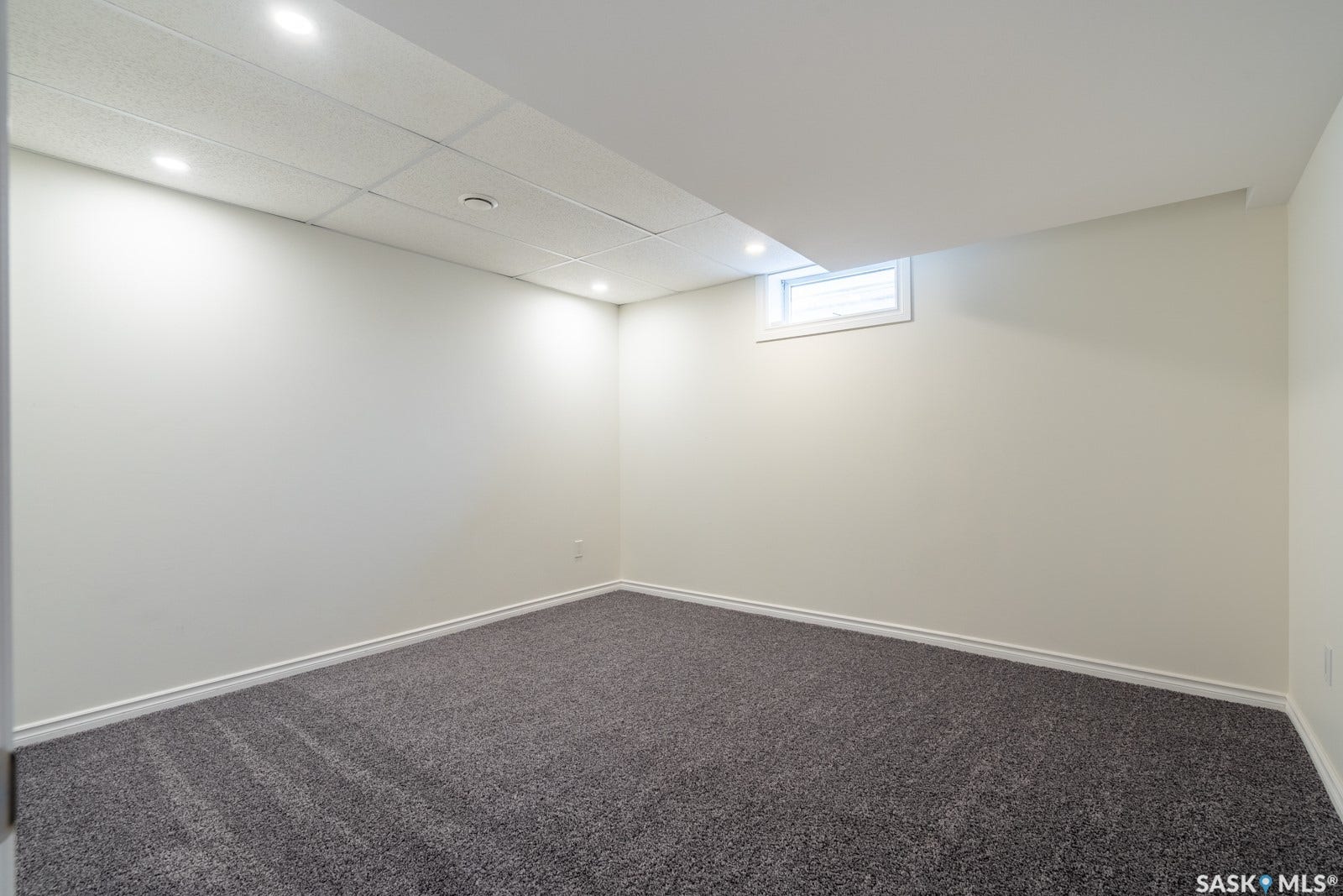 127 Rogers Road, Regina SK S4S 6T7 127 Rogers Road, Regina SK S4S 6T7