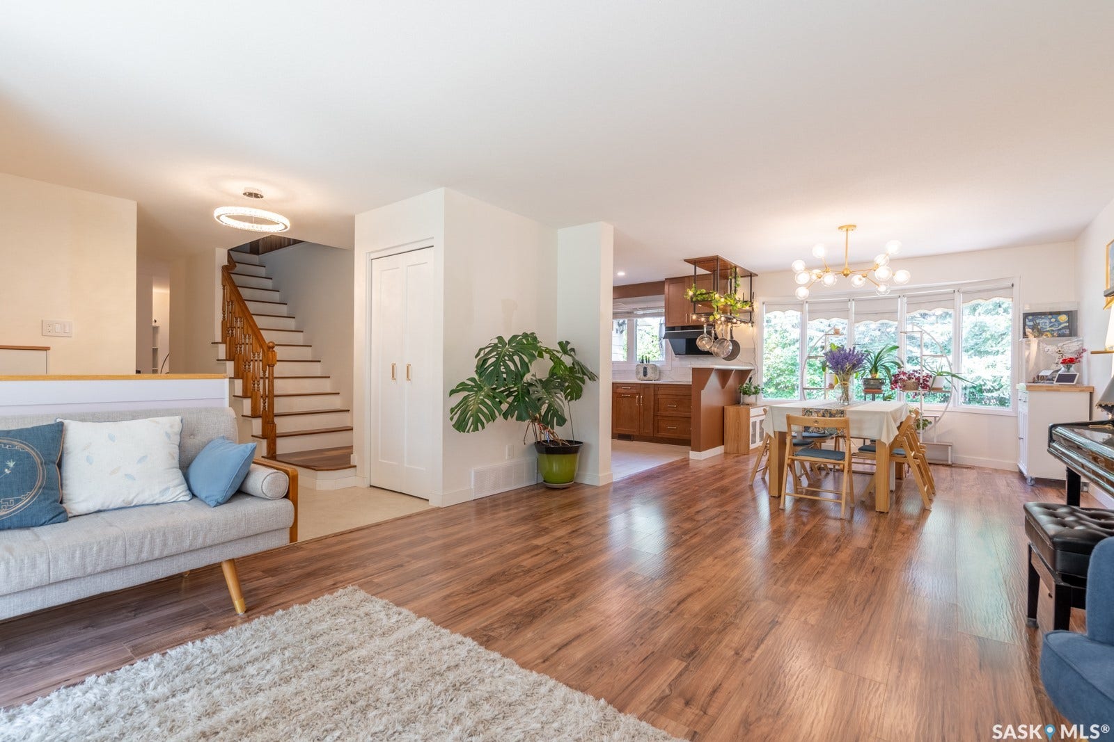 127 Rogers Road, Regina SK S4S 6T7 127 Rogers Road, Regina SK S4S 6T7