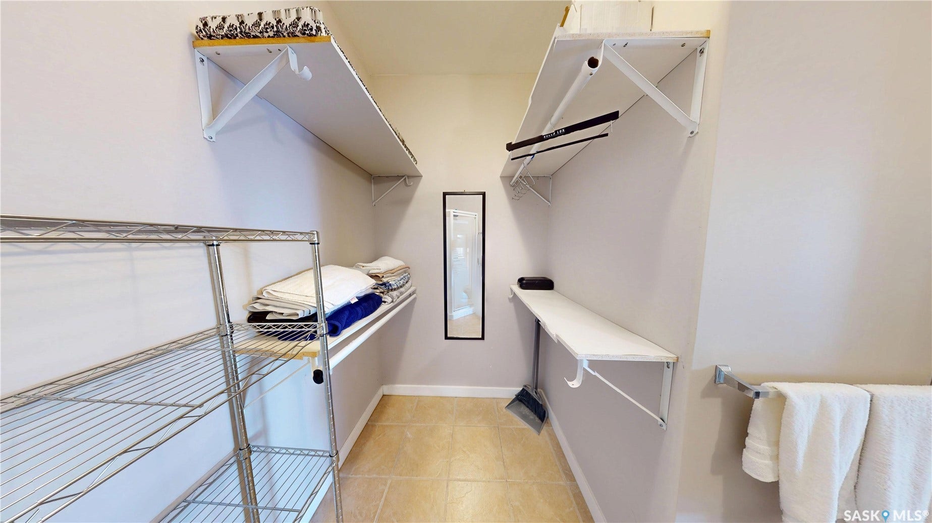 242 Whalley Crescent, Saskatoon SK S7T 0N9