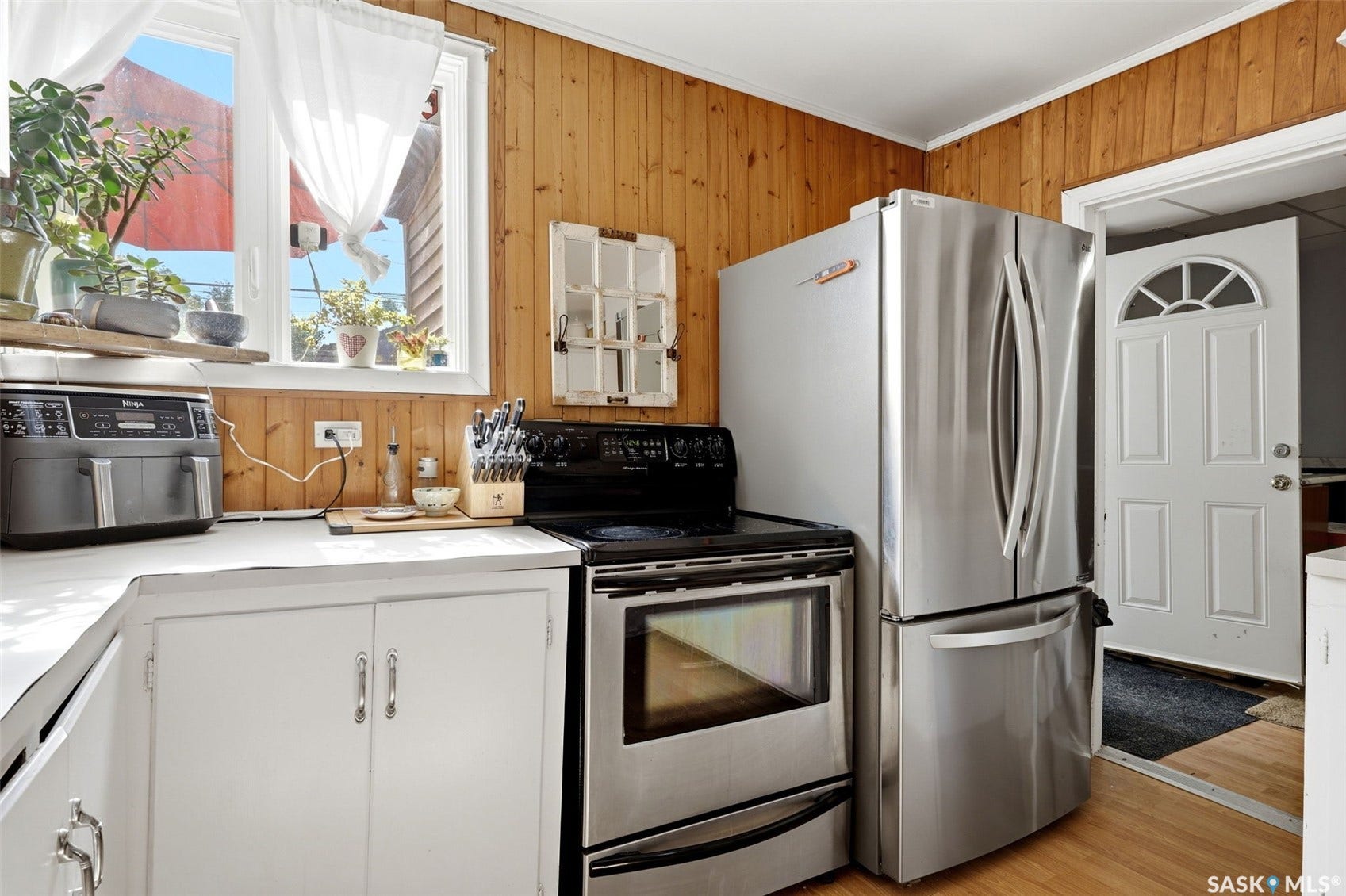 3719 Victoria Avenue, Regina SK S4T 1M5