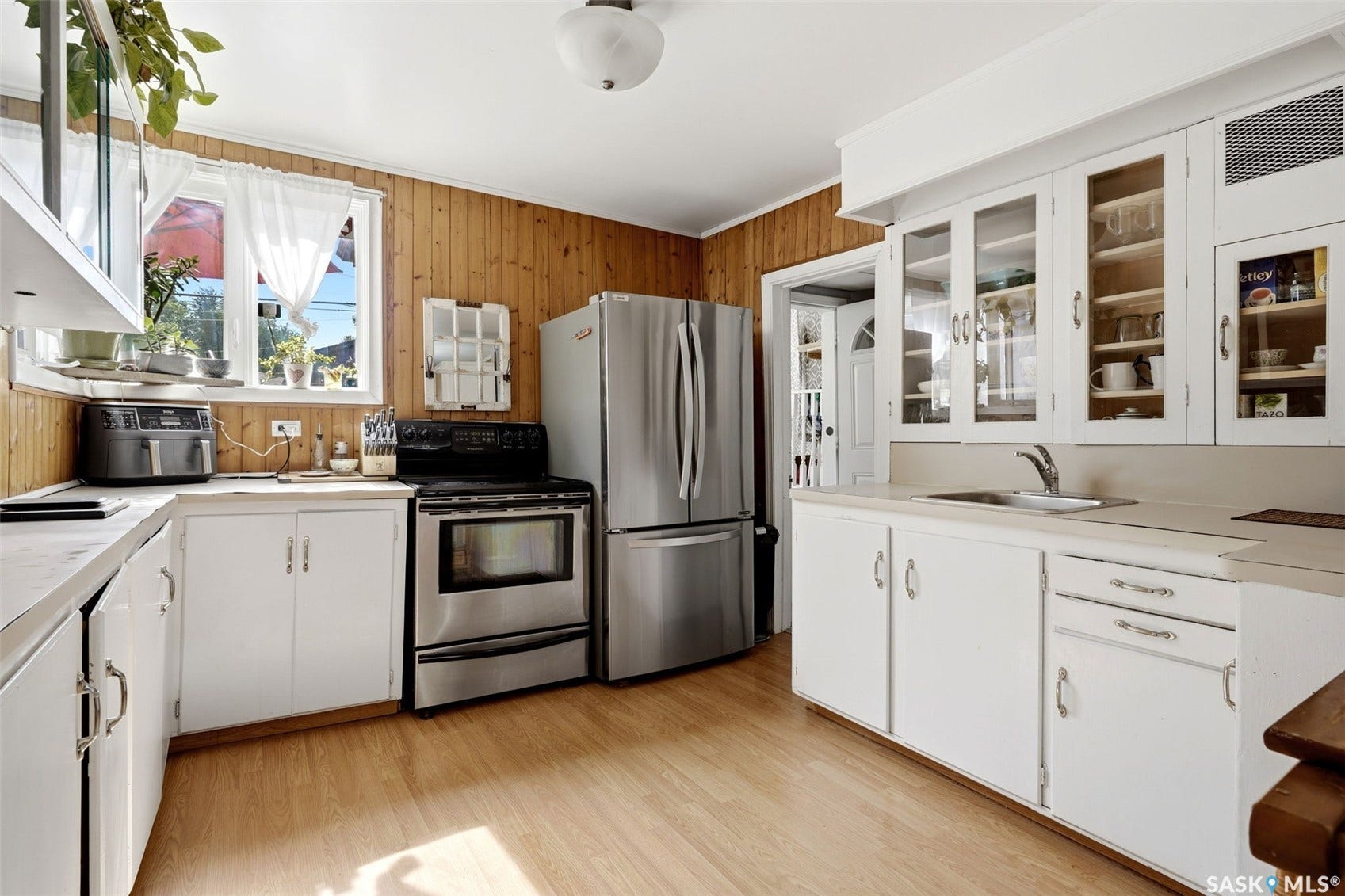 3719 Victoria Avenue, Regina SK S4T 1M5
