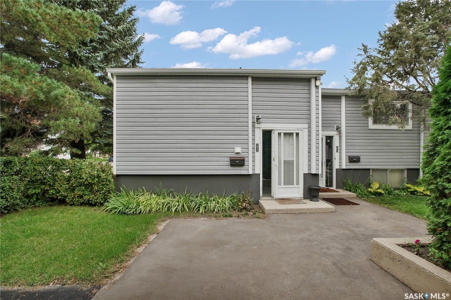 Property photo for 1625 Thompson Avenue, Saskatoon SK