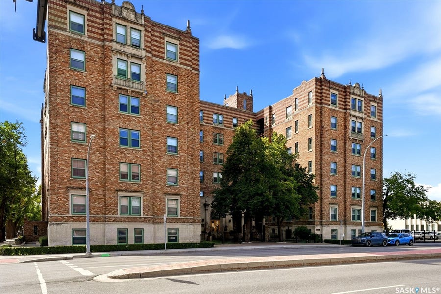 Property photo for 2305 Victoria Avenue, #204/206, Regina SK