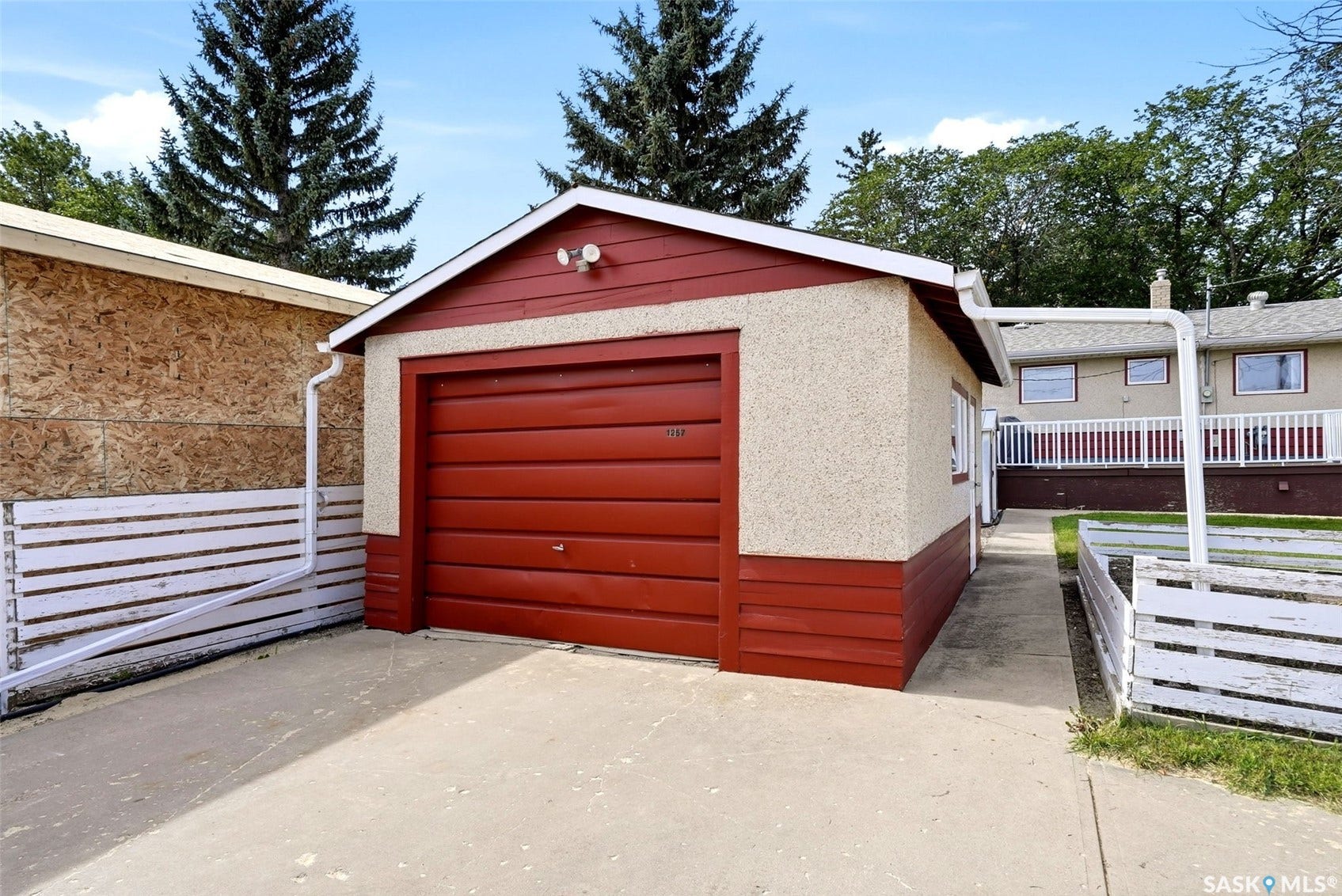1257 Lindsay Street, Regina SK S4N 3B4