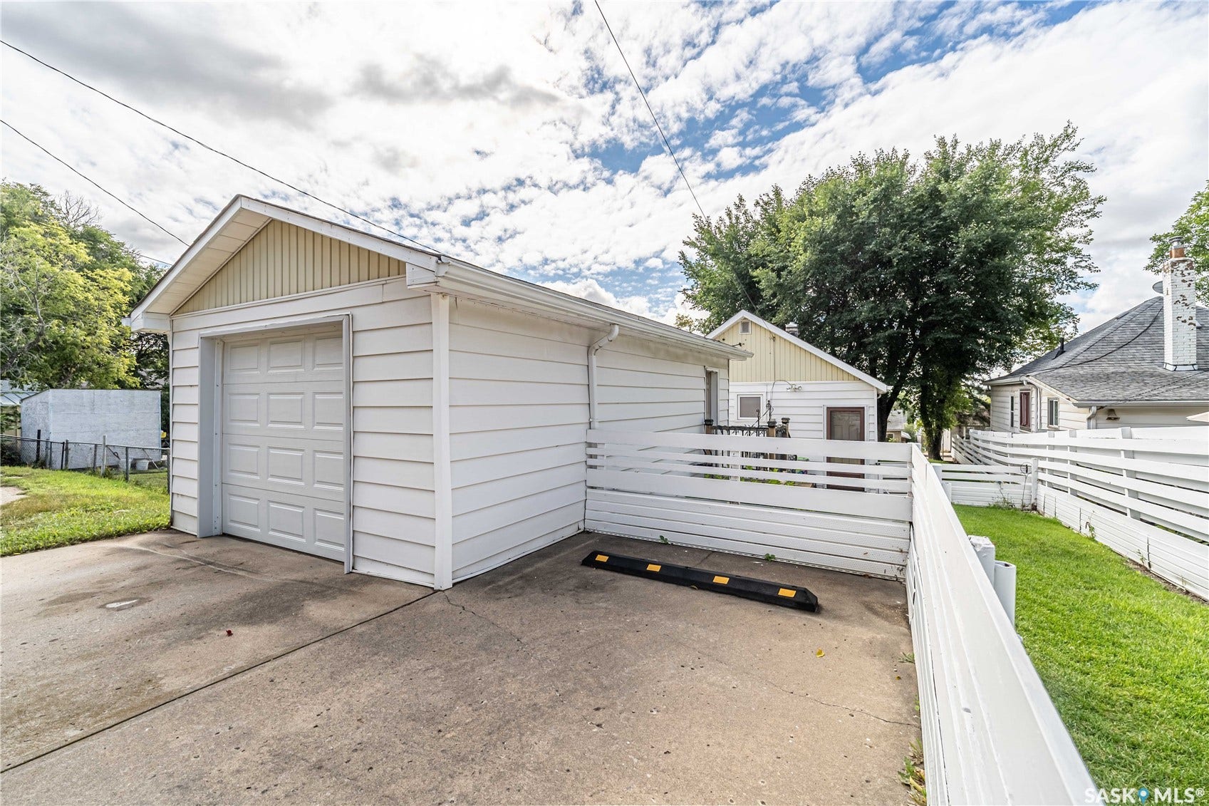 954 Hochelaga Street W, Moose Jaw SK S6H 2H8