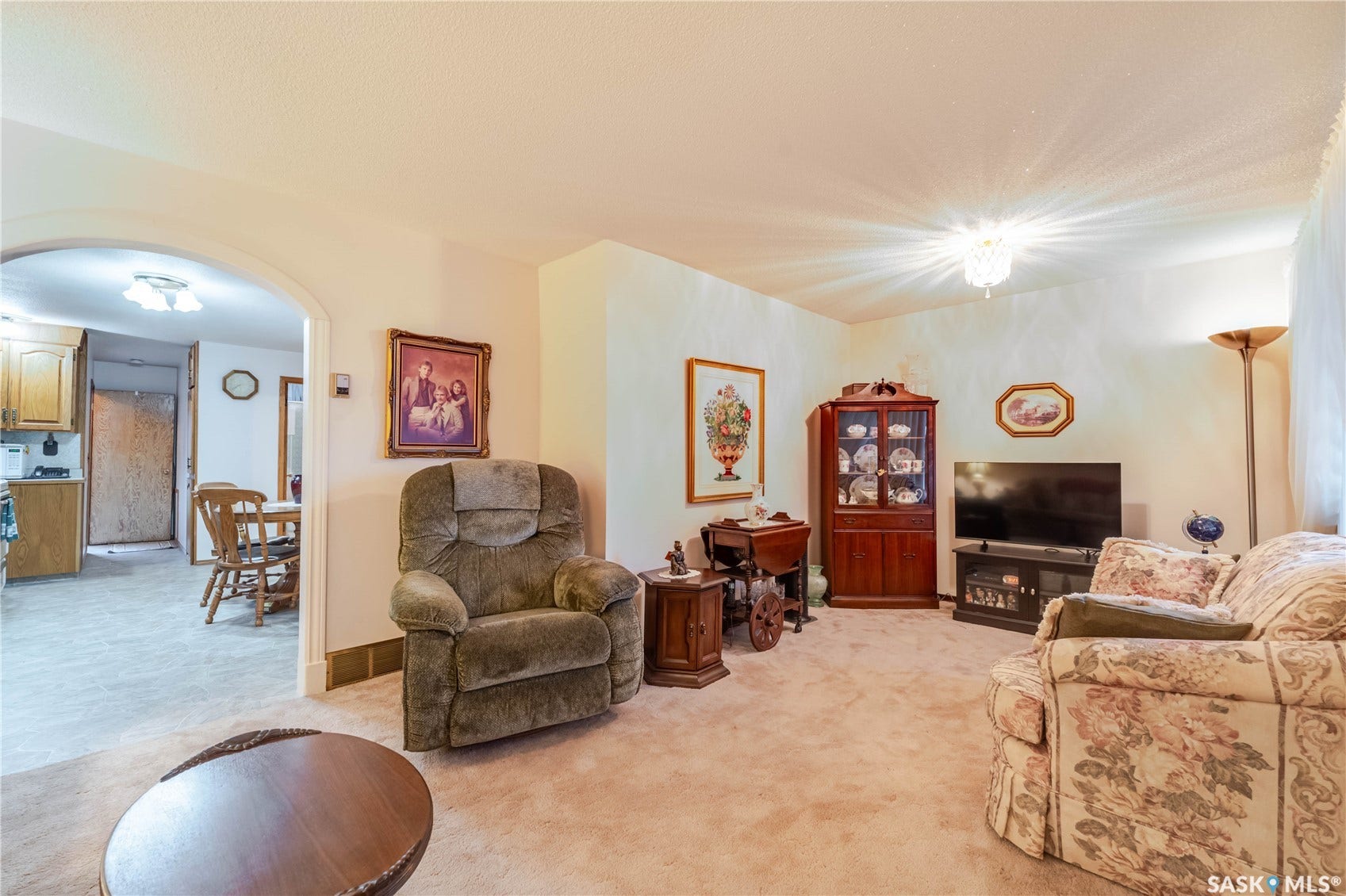 954 Hochelaga Street W, Moose Jaw SK S6H 2H8