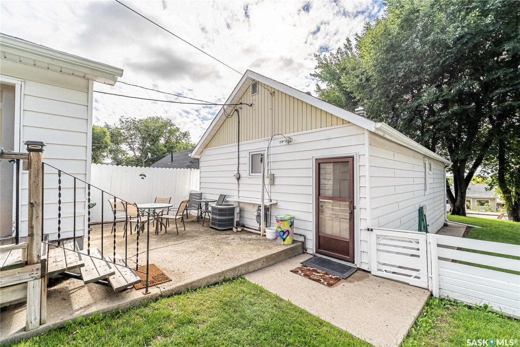 954 Hochelaga Street W, Moose Jaw SK S6H 2H8