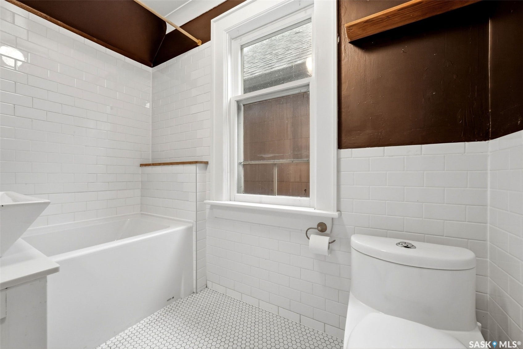 2256 Angus Street, Regina SK S4T 2A2