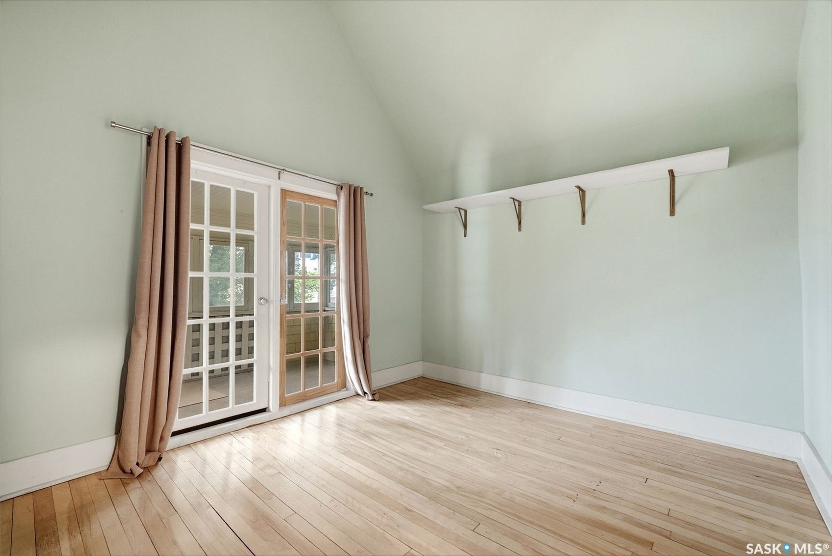 2256 Angus Street, Regina SK S4T 2A2