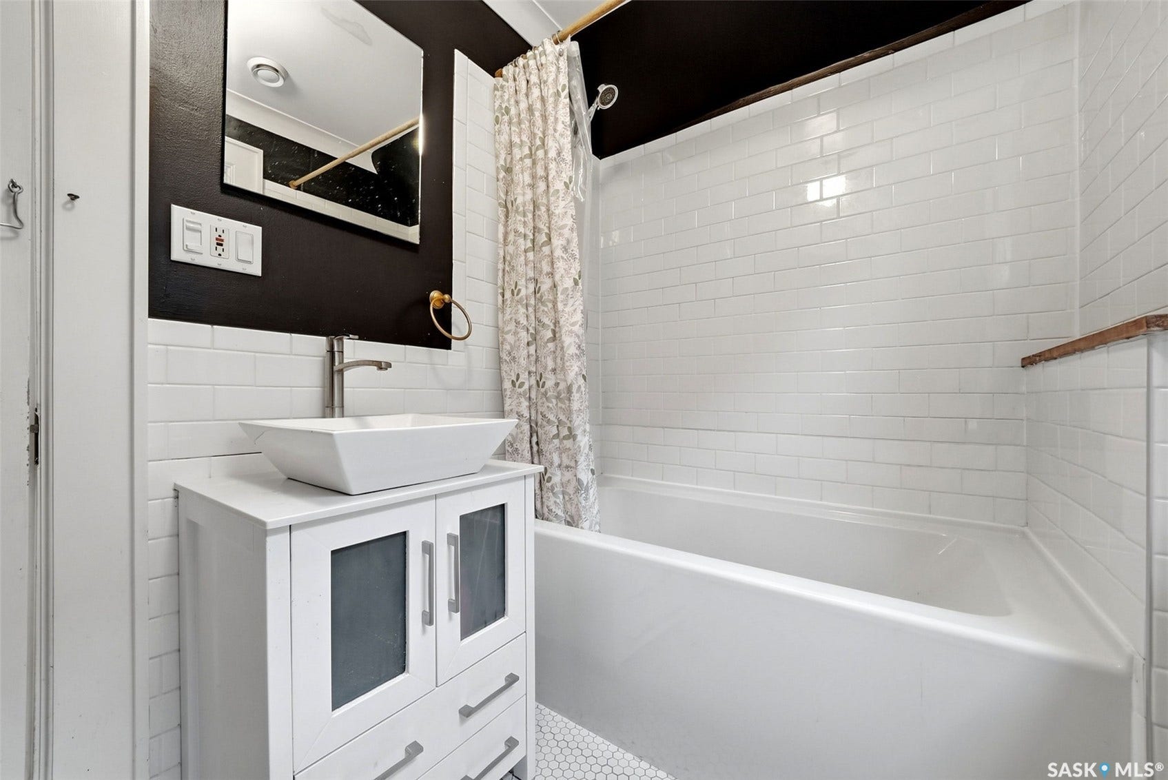2256 Angus Street, Regina SK S4T 2A2