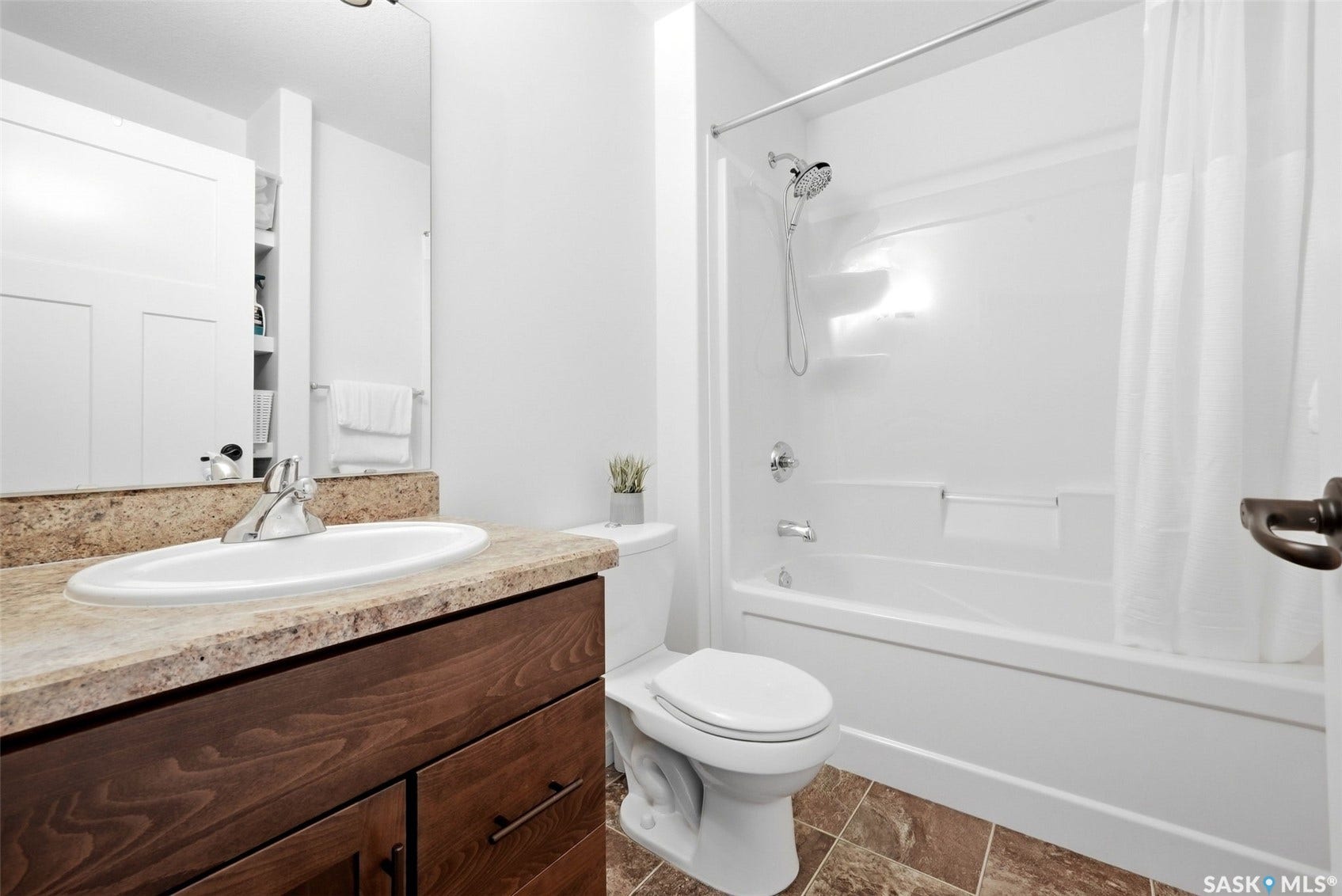 5101 Aerial Crescent, Regina SK S4W 0C8