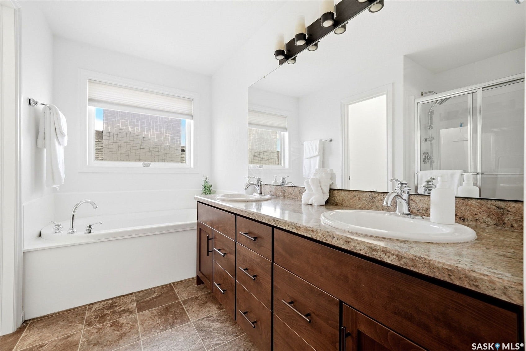 5101 Aerial Crescent, Regina SK S4W 0C8