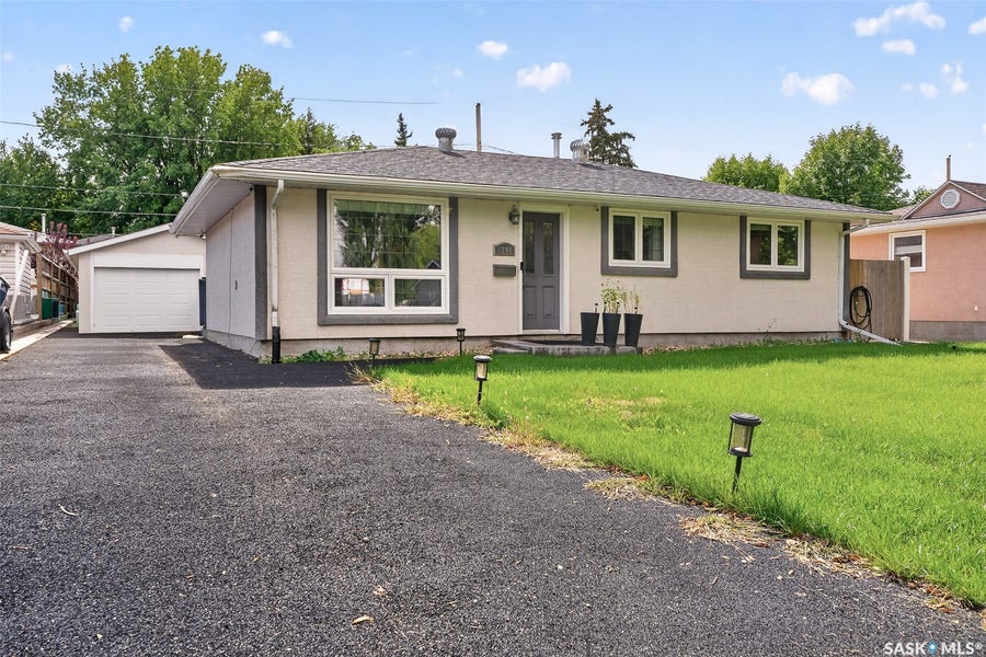 Property photo for 1146 Duffield Crescent, Moose Jaw SK