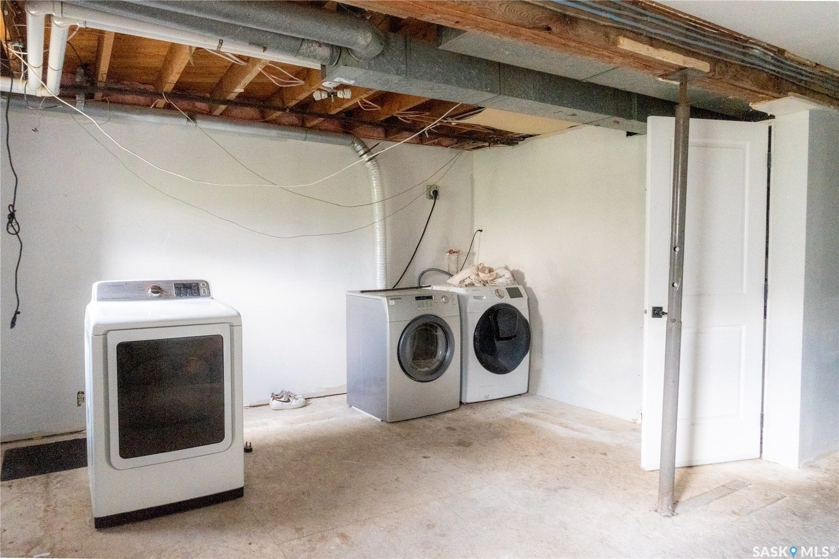 2232 McAra Street, Regina SK S4N 2W1 Additional content