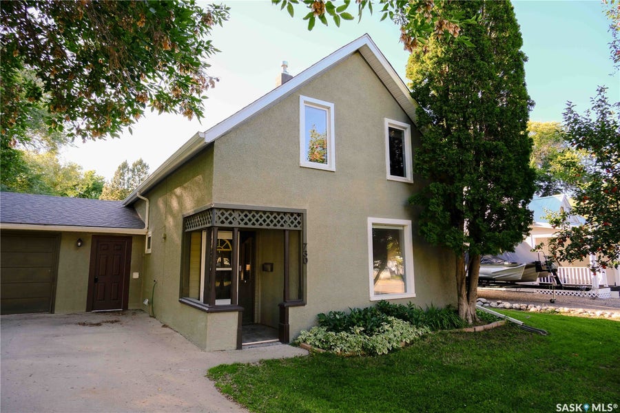 Property photo for 730 Colbourne Street, Lumsden SK