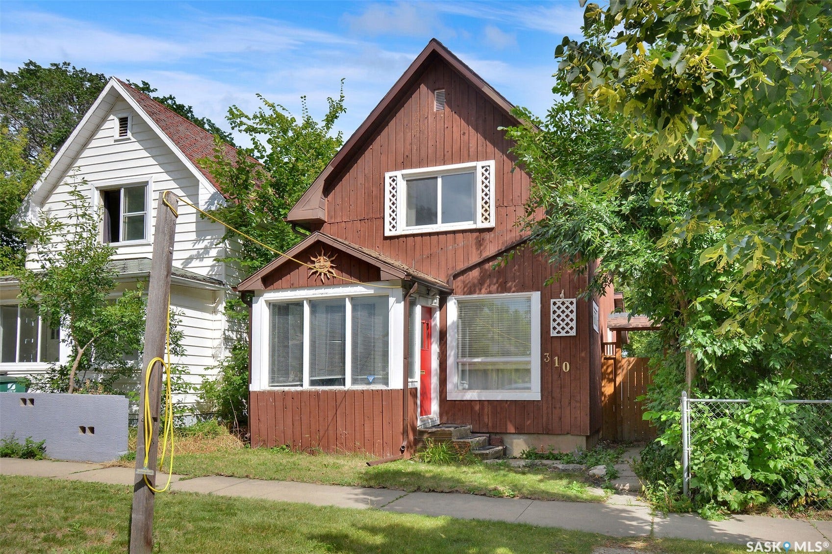310 J Avenue N, Saskatoon SK S7L 2K2