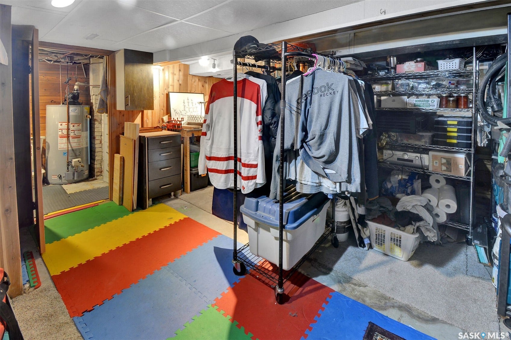 310 J Avenue N, Saskatoon SK S7L 2K2