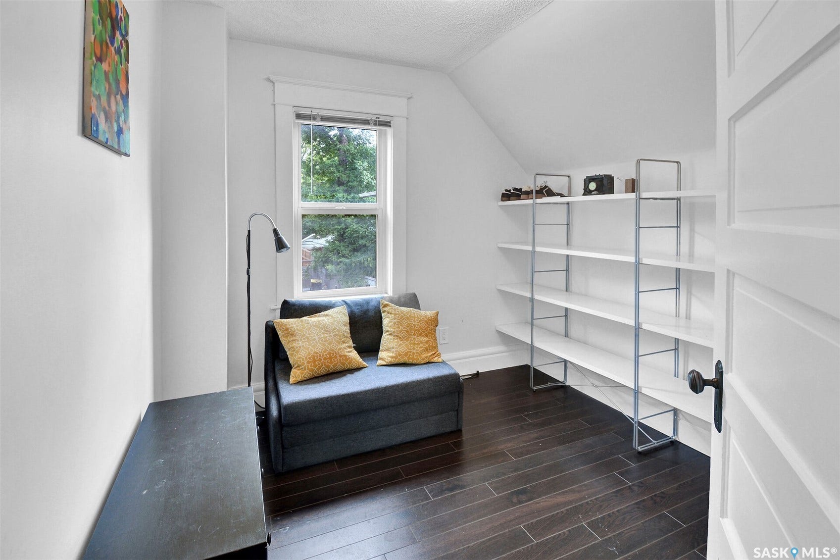 310 J Avenue N, Saskatoon SK S7L 2K2