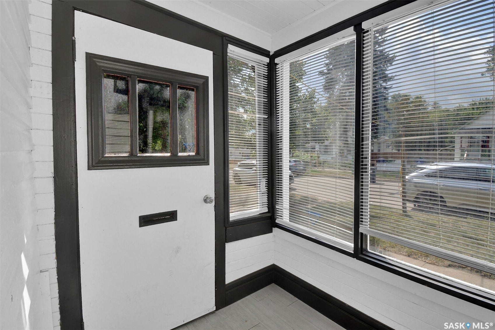 310 J Avenue N, Saskatoon SK S7L 2K2