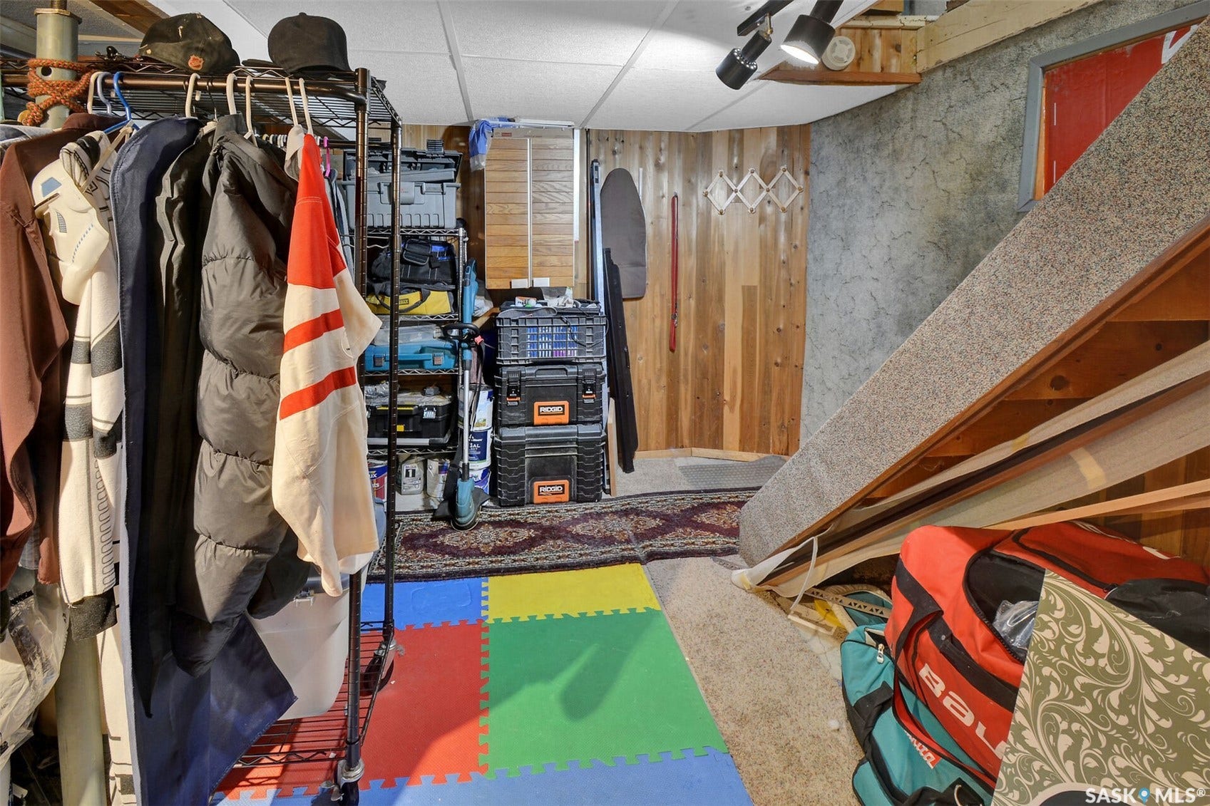 310 J Avenue N, Saskatoon SK S7L 2K2