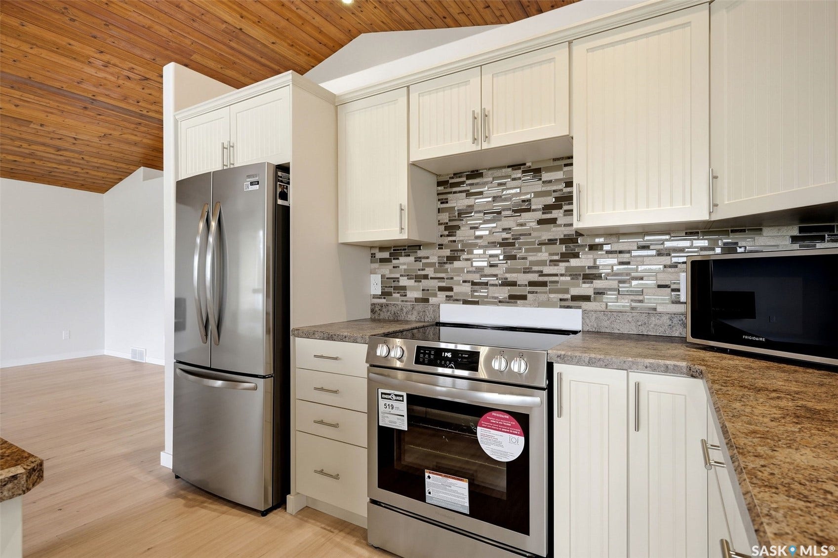 414 Walter Street, Saskatchewan Beach SK S0G 4L0
