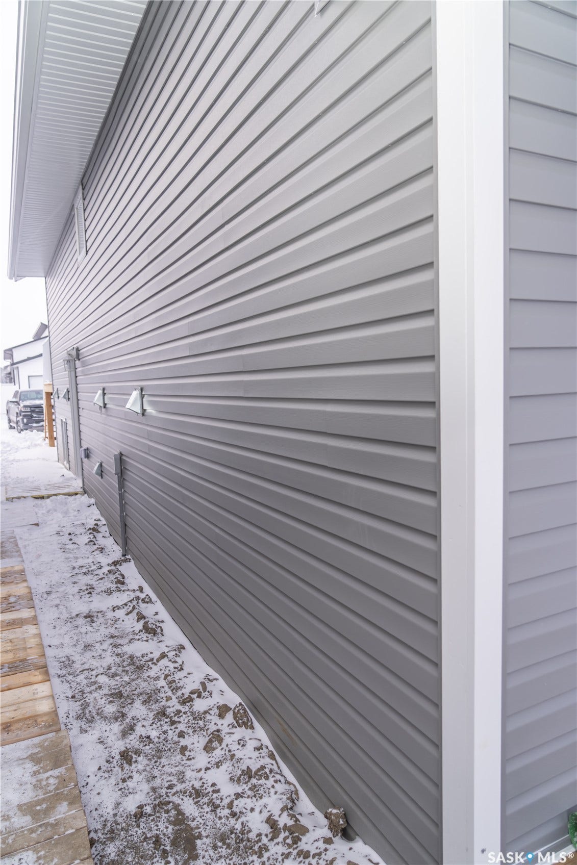 306 Stehwien Street, Saskatoon SK S7W 1P3 View of snowy exterior