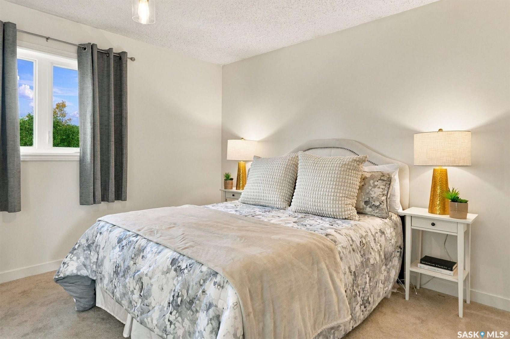 139 Neusch Crescent, Saskatoon SK S7K 7V4