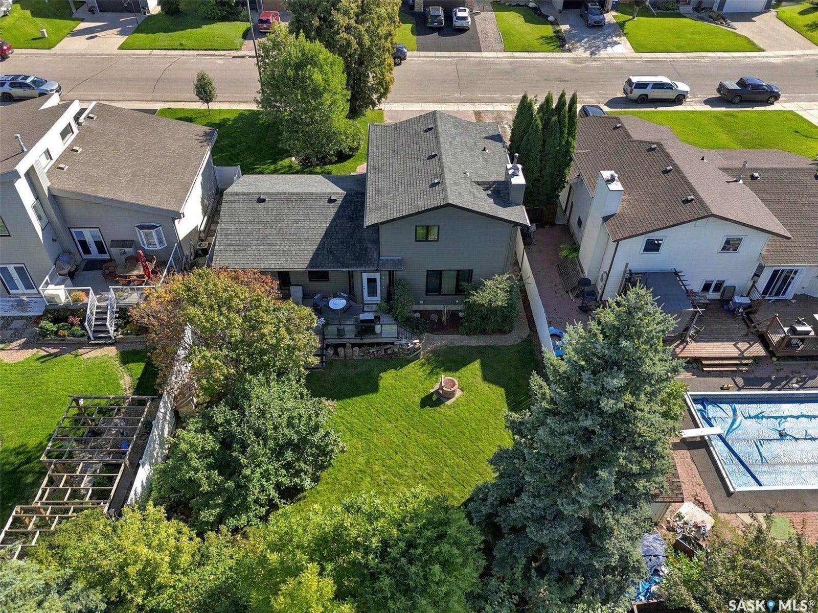 139 Neusch Crescent, Saskatoon SK S7K 7V4