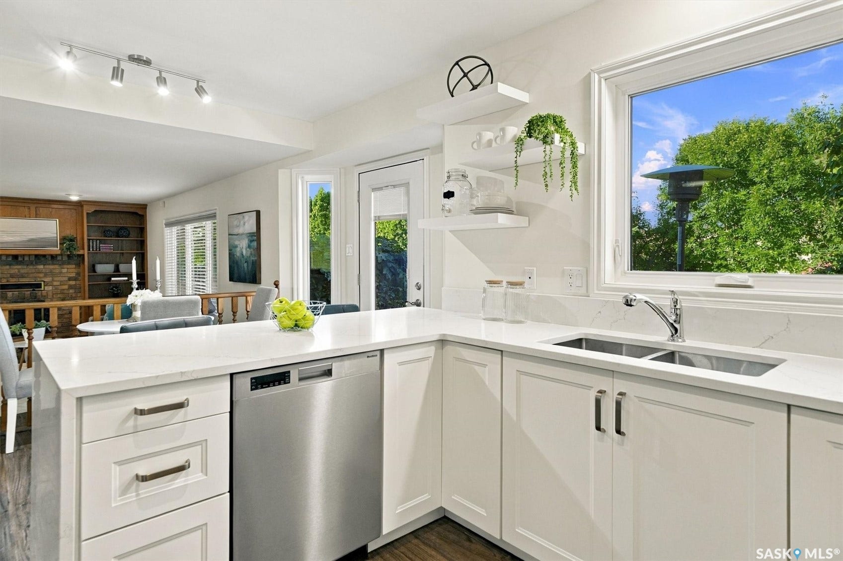 139 Neusch Crescent, Saskatoon SK S7K 7V4